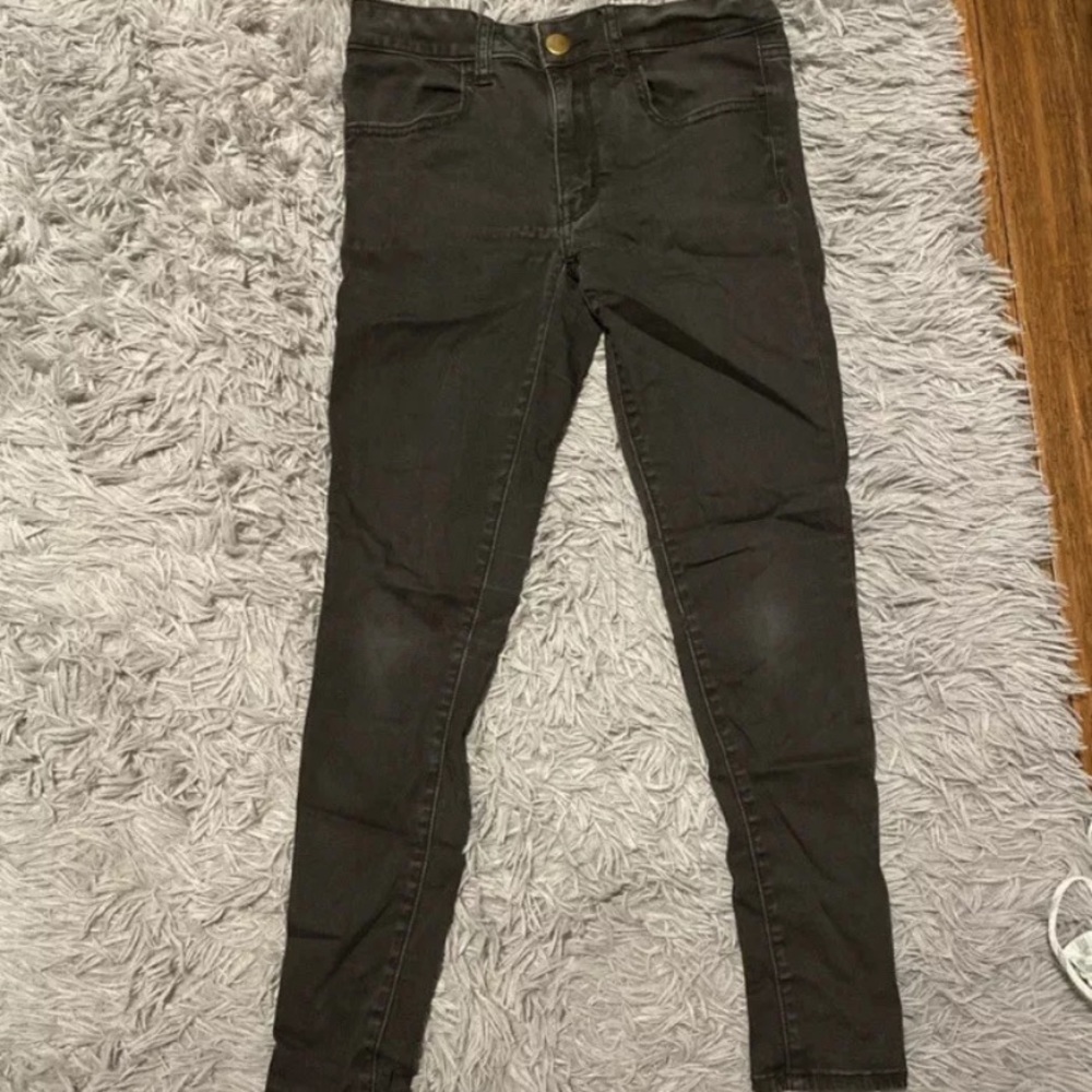 AE size 6 black jeans